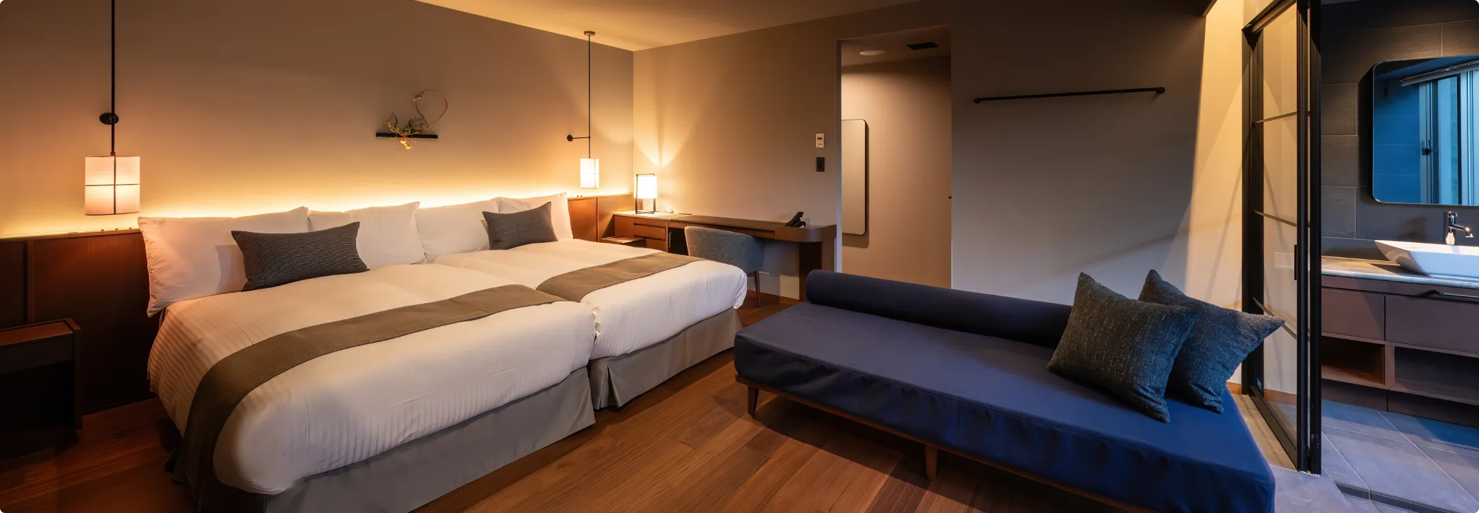 写真：客室 スーペリアツインプラスソファーベッド